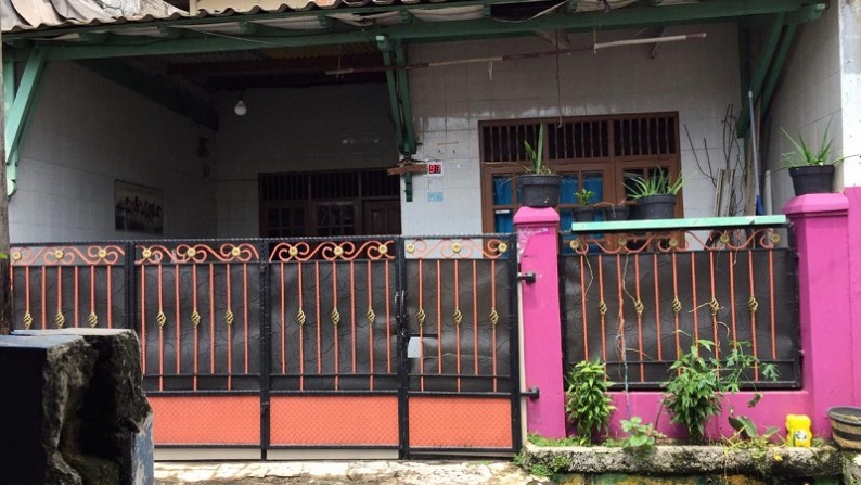 Dijual rumah di JL. Citarum Perum Tangerang