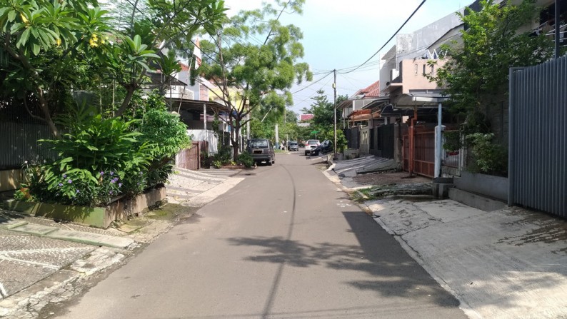 Rumah 2 Lantai Di Pulo Mas