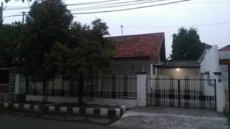 Sewa Rumah Gayungsari bisa untuk kantor