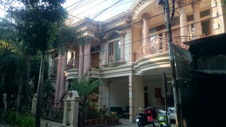 Dijual Rumah Mewah 2 lantai di Gegerkalong Bandung