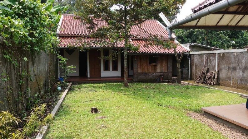 Rumah dengan halaman luas Gegerkalong, Bandung