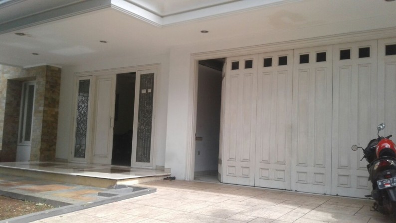 Rumah siap huni di Kebayoran Baru