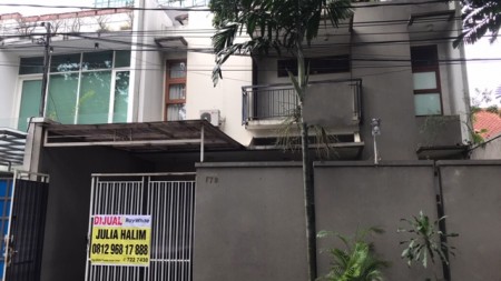 Jual Rumah Jl Praja dekat Gandaria City Jakarta Selatan