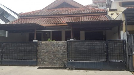 \"RUMAH BAGUS SIAP HUNI BINTARO 5, DEKAT MALL-SEKOLAH-ST KA\"