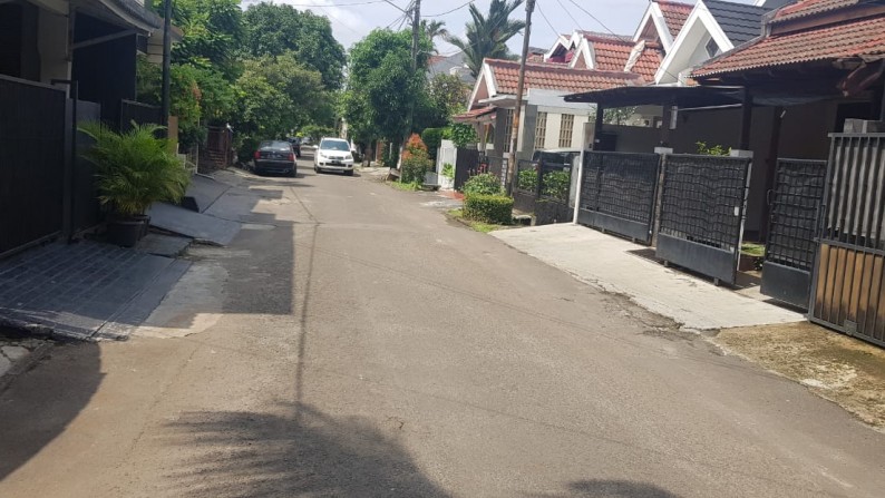 \"RUMAH BAGUS SIAP HUNI BINTARO 5, DEKAT MALL-SEKOLAH-ST KA\"