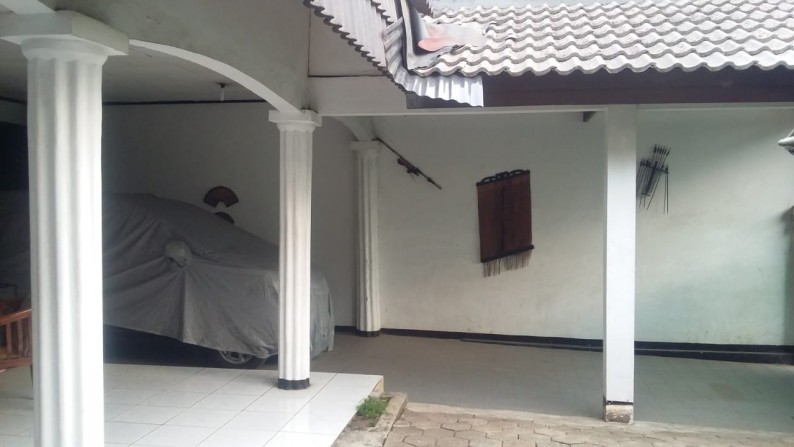 Rumah Siap Huni di kawasan strategis,lingkungan asri ,halaman depan dan belakang luas,bebas banjir ,dekat dengan sekolah