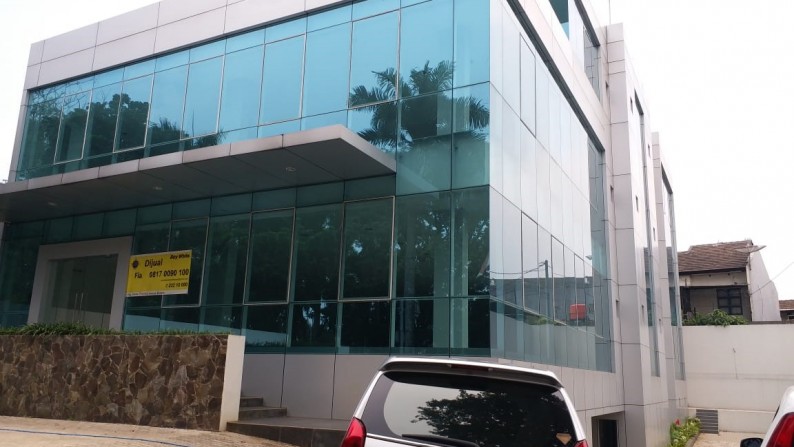 Gedung Siap Pakai, Lokasi Pinggir Jalan Raya Bintaro Utama