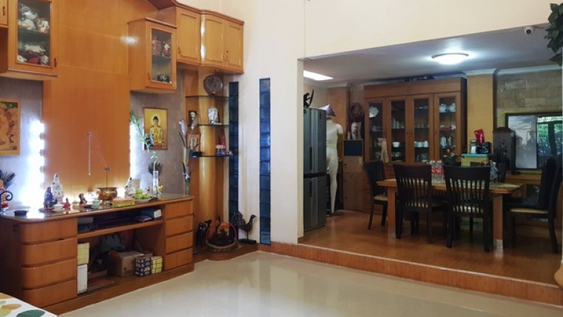Dijual Cepat, Rumah 2 Lantai di Mega Kebon Jeruk Regency Hijau