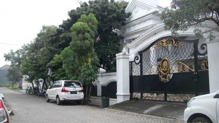 Rumah Antik di Pagesangan Baru, 1.5 Lantai, Lokasi Dekat Al-Akbar, Cocok untuk Kantor / Homestay, Siap Huni