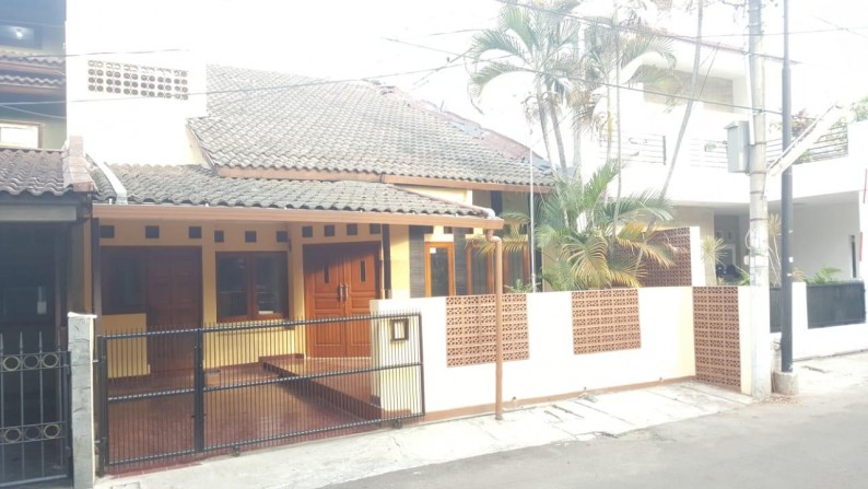 Rumah siap huni di Bintaro Jaya Sektor 2