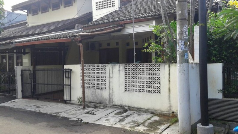 Rumah siap huni di Bintaro Jaya Sektor 2