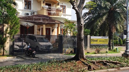 Rumah Hoek Dijual Pelangi Raya-Gading Residende, Luas 414m2