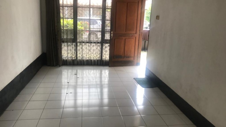 Rumah  10 kamar dekat Superindo Taman Kopo Indah