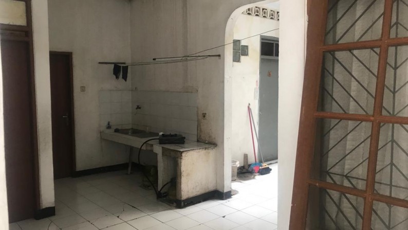 Rumah  10 kamar dekat Superindo Taman Kopo Indah