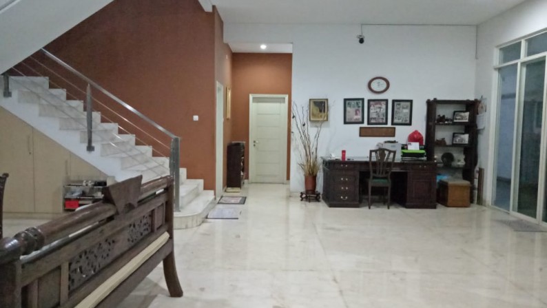 Dijual rumah bagus, lokasi bagus, di jalan utama