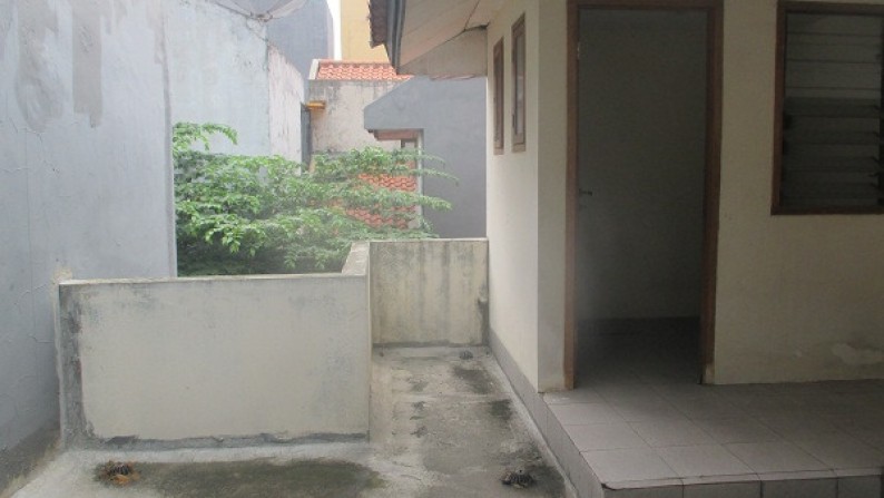Disewakan Rumah di Taman Parahyangan - Lippo Karawaci Tangerang