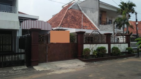 Rumah Bagus di Taman Aksara