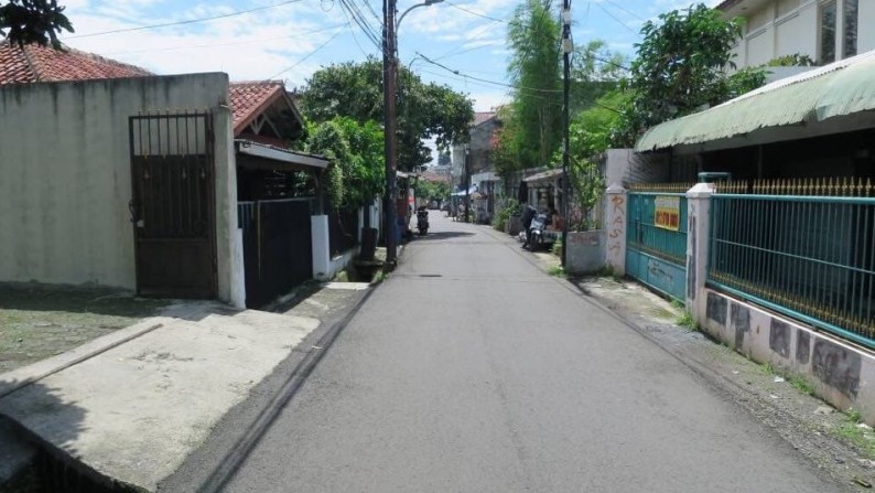 Dijual Rumah Luas di Mampang Prapatan