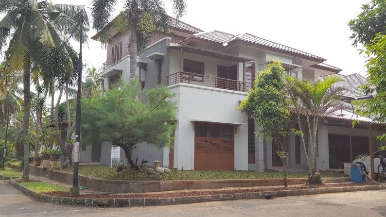 Rumah Bagus Elegan, Nyaman, Lokasi Strategis dan Siap Huni di River Park, Bintaro