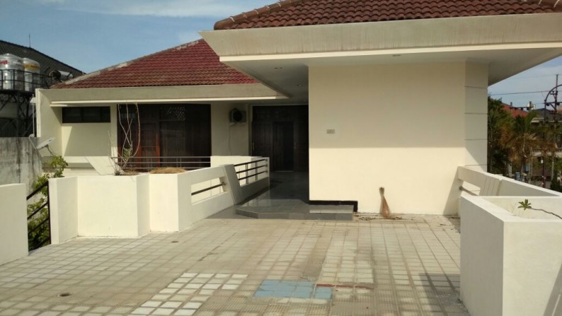 Rumah Jl Darma Husada Indah Utara. Surabaya Luas 20x50m2