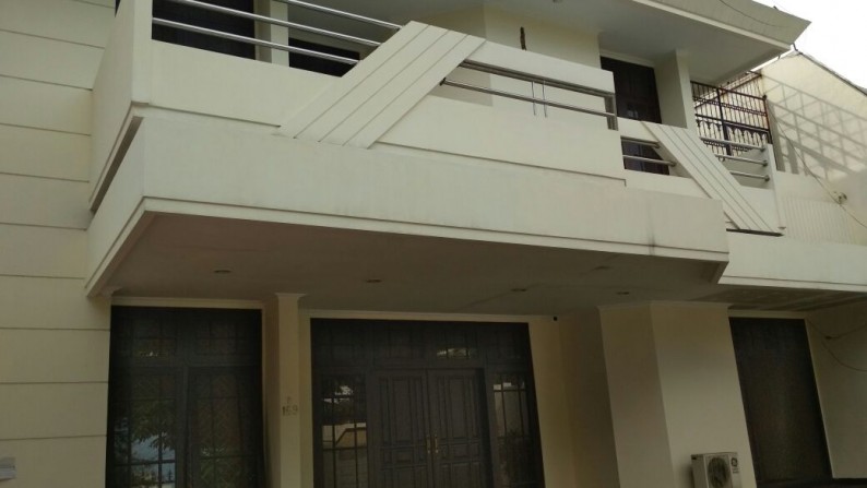 Rumah Jl Darma Husada Indah Utara. Surabaya Luas 20x50m2