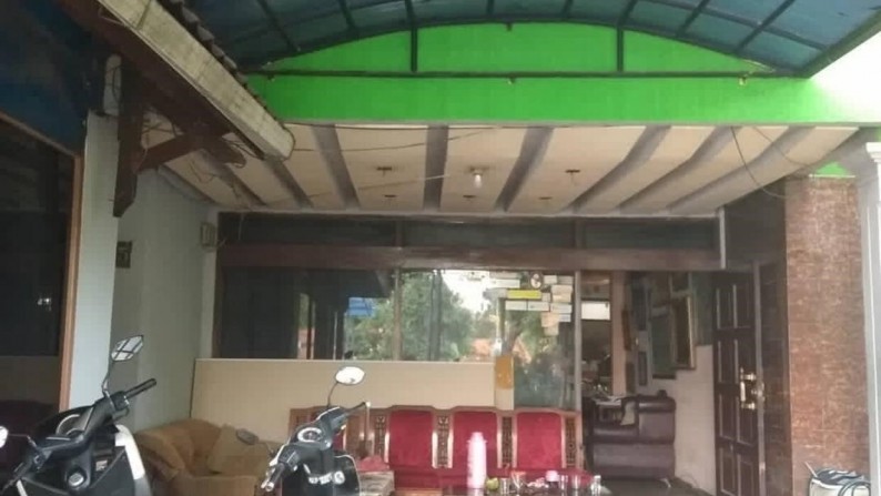 Dijual Rumah Beserta Kos-kosan, Lokasi Strategis @Guru Saleh, Veteran, Jakarta Selatan