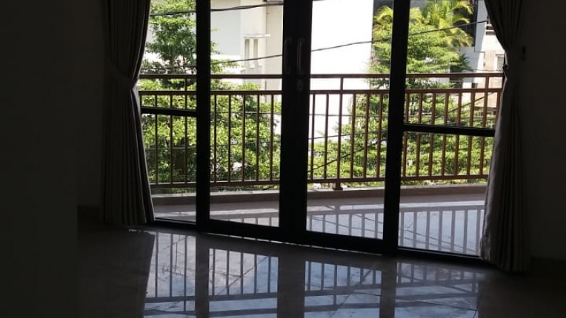 Rumah Siap Huni, Exterior Elegan, Hunian Nyaman @Kucica, Bintaro