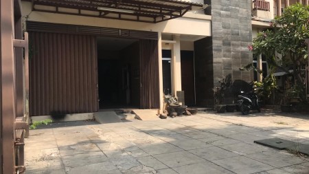 Lokasi strategis cocok untuk usaha / kantor