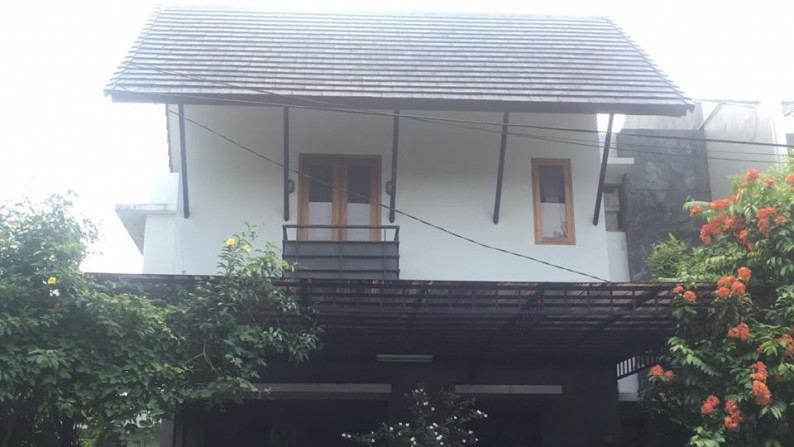 Rumah Cantik dan Manis Nyaman Sekali Area Depan Bintaro Jakarta Selatan