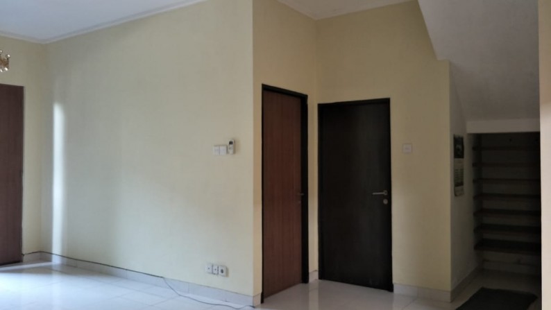 Disewakan Rumah Siap Huni, Nyaman, dan Hunian Asri @Emerald Garden, Bintaro