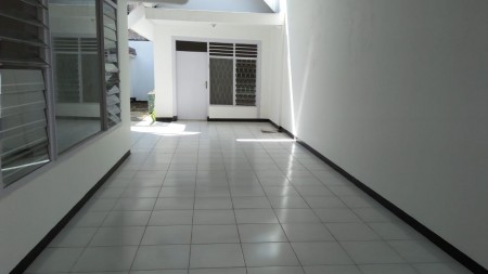 Rumah Bagus di jalan kemuning