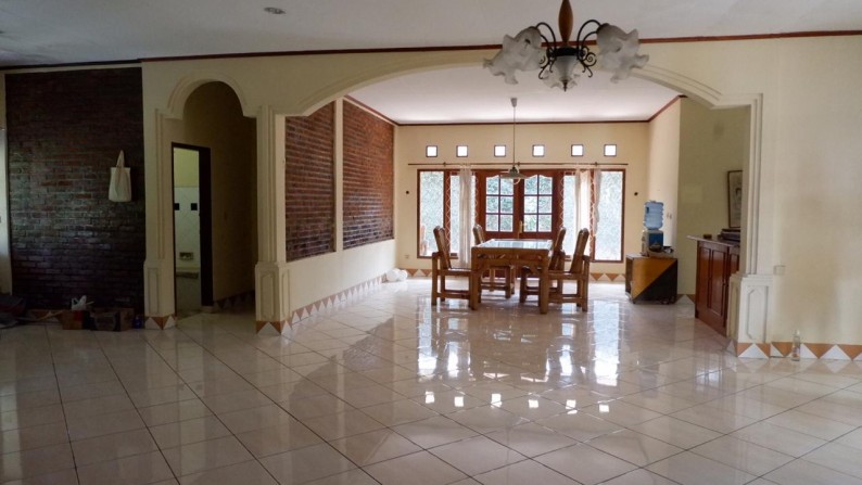 Investasi menarik, Rumah Vila di Cipanas Garut