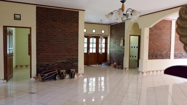 Investasi menarik, Rumah Vila di Cipanas Garut