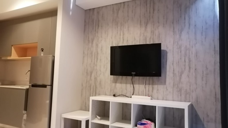 Apartemen cocok buat mahasiswa at pekerja di Taman Anggrek Residence Tower Fragrant lt 54 Studio,Jakarta Barat.