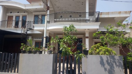 Dijual Rumah Bagus Di Jl Taman Lamongan, Sematang