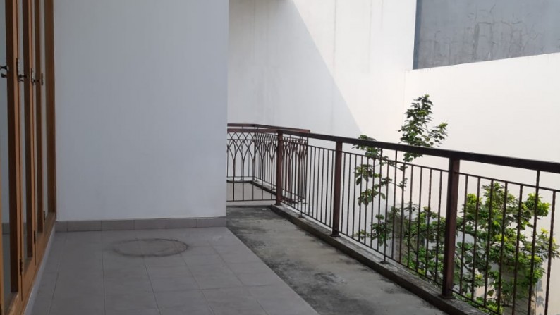 Dijual Rumah Bagus Di Jl Qadr, Karawaci, Tangerang