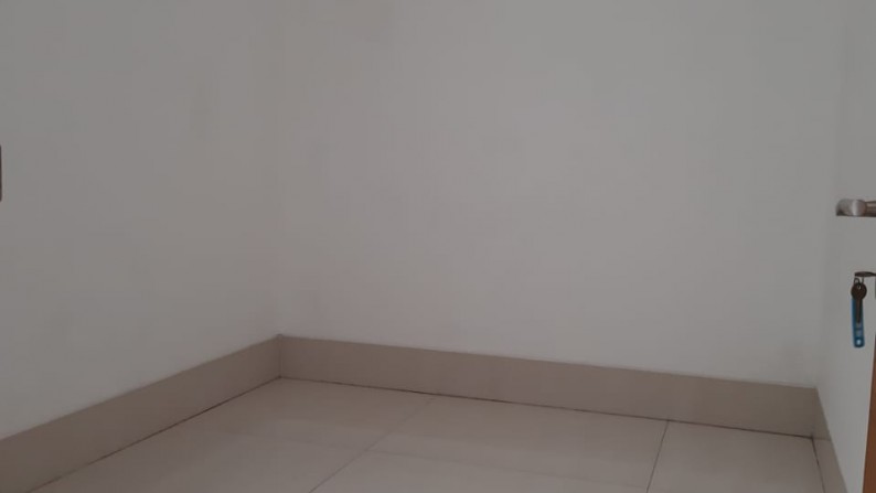 Dijual Rumah Bagus Di Jl Qadr, Karawaci, Tangerang