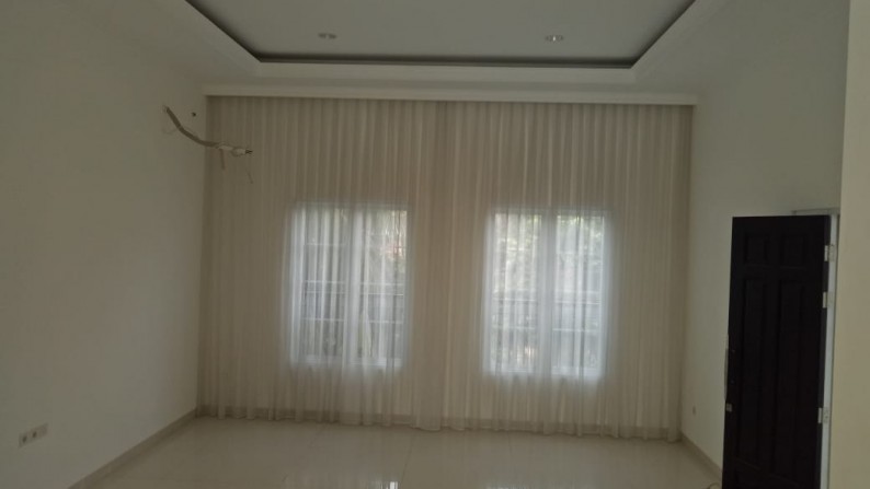 Rumah Cantik, Brand New  di Kemang Jakarta Selatan