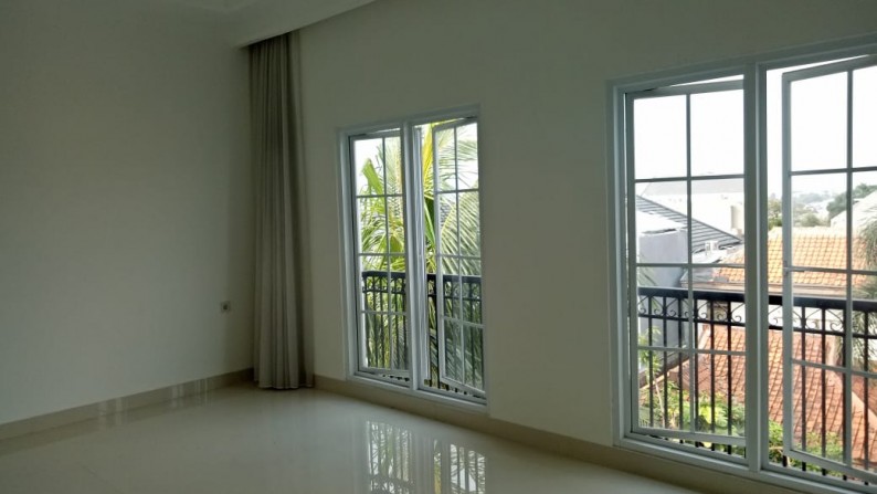 Rumah Cantik, Brand New  di Kemang Jakarta Selatan