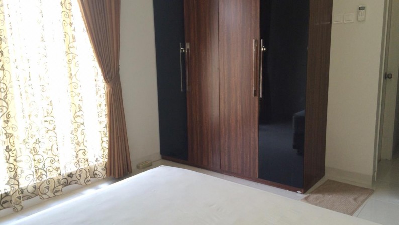 Rumah standar 2 lantai,semi furnished di Sektor 9