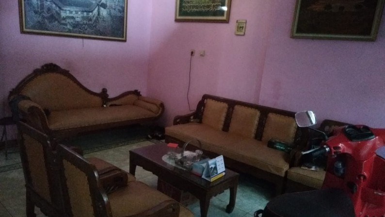 Dijual rumah di JL. Mahoni Raya Perum Karawaci Tangerang