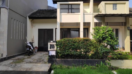 Rumah Bagus Di Graha Carissa, Graha Raya Bintaro