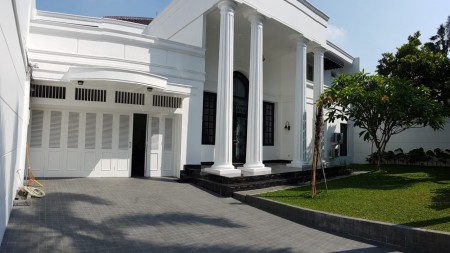 For Rent Luxury House at Pondok Indah Near To Jakarta International School.. Good Location...