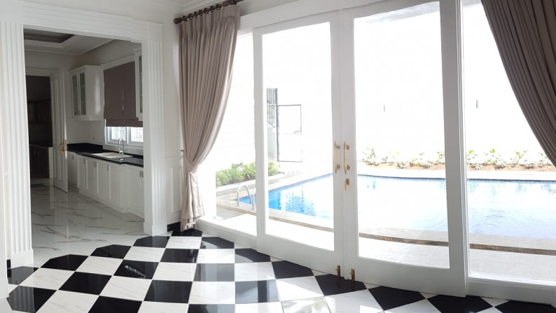 For Rent Luxury House at Pondok Indah Near To Jakarta International School.. Good Location...