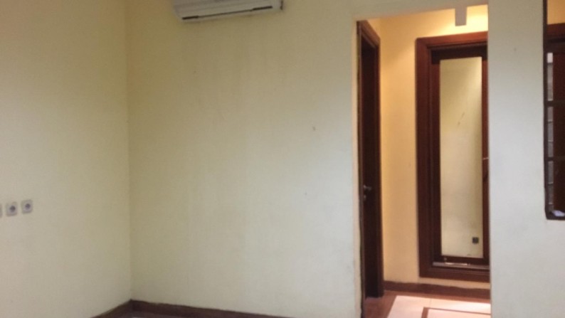 Rumah siap huni di Sektor 2 Bintaro Jaya