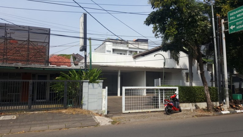 Rumah siap huni di Kebayoran Baru