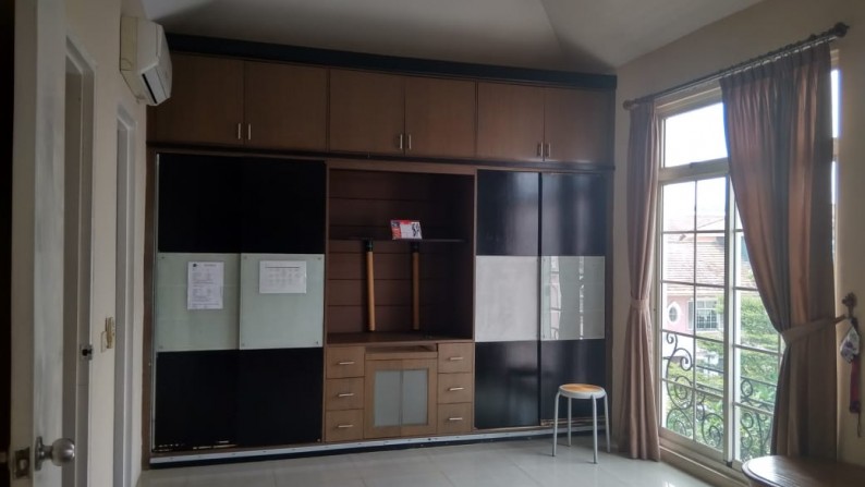 Dijual Townhouse di Taman Paris 3 Lippo Karawaci Tangerang