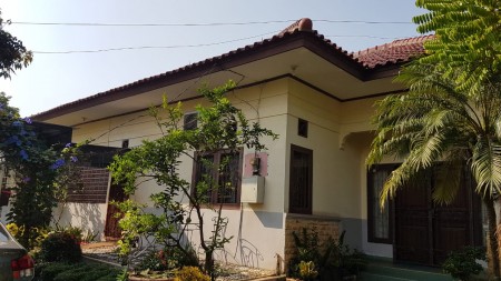 Rumah Dengan Halaman Luas, Strategis @Jl Raya Pondok Aren