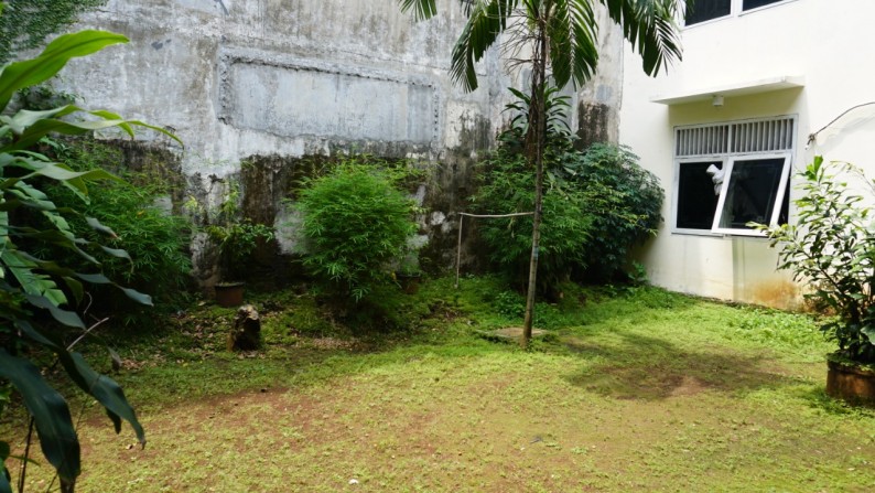 Rumah Dengan Bangunan Sangat Kokoh Di Kebayoran Baru