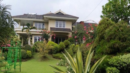 Dijual Villa Mewah & Luas di Cibodas